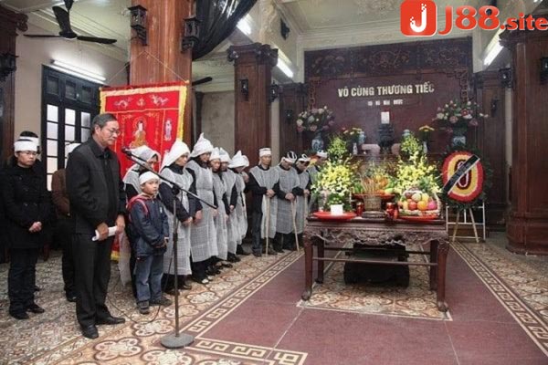 Ý nghĩa nằm mơ thấy đám ma nhà hàng xóm đang đưa tang